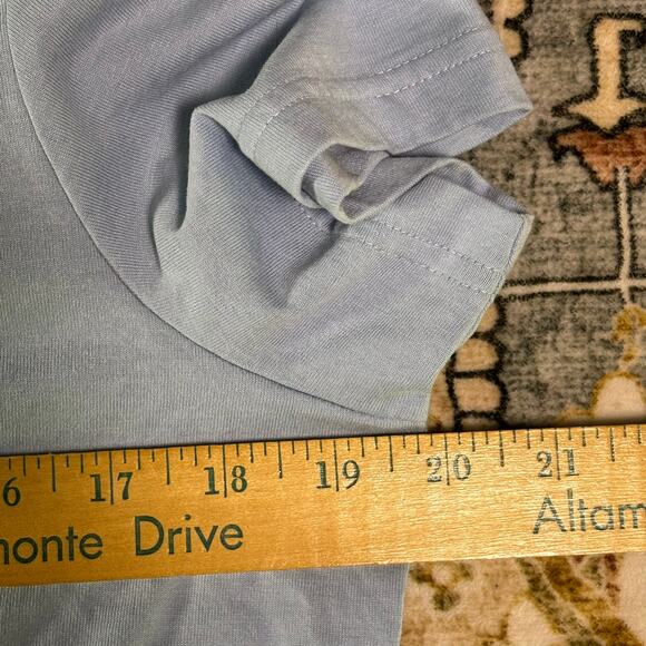 Cotopaxi Graphic Logo T-shirt Women's Cropped Outdoor Hiking Top Size Small - Picture 11 of 11